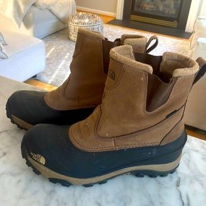 North Face Winter Snow Boots - Mens Size 13 (Tan / Light Brown and Black Colour)